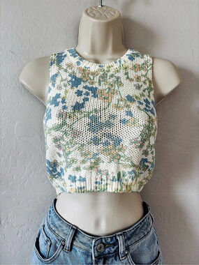 LE LIS Floral Knit Crop Top in White & Blue Size XS